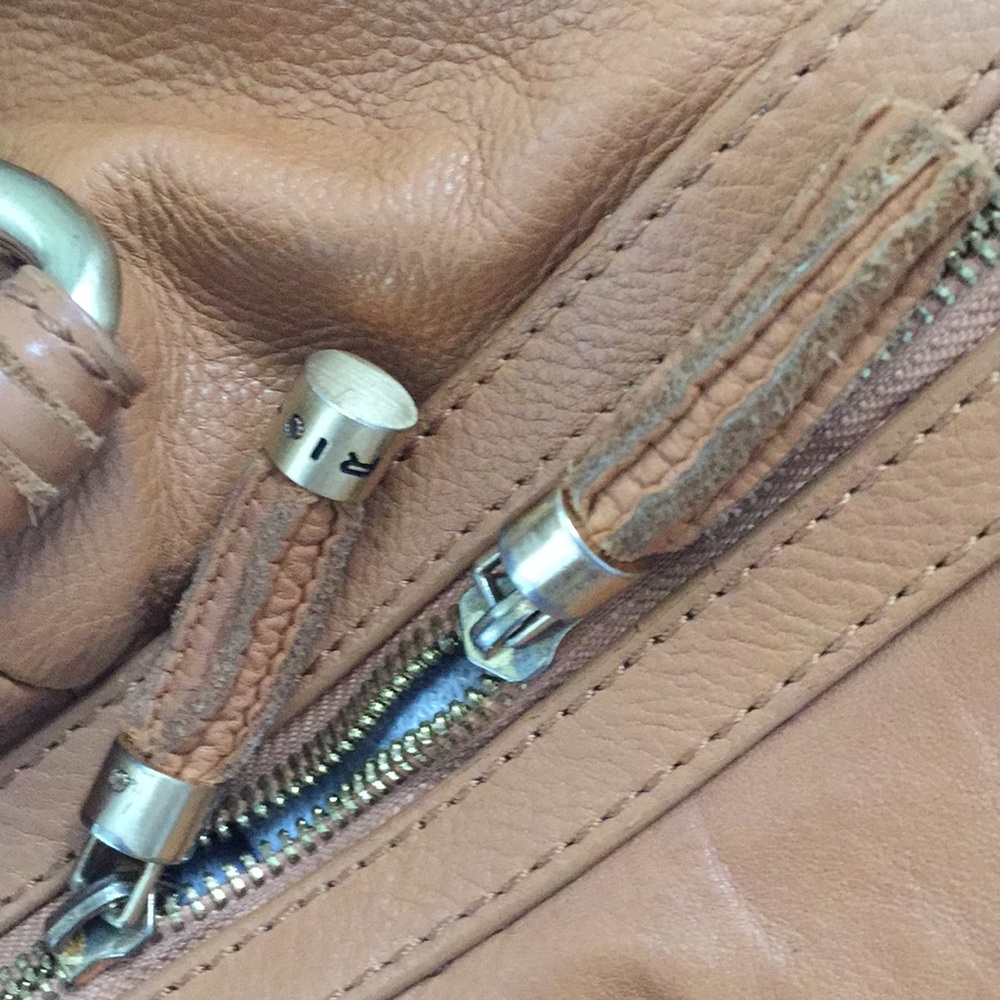 Tahari 100% leather satchel - Picture 6 of 7